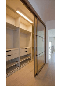 Линейная гардеробная комната с дверями купе Красногорск