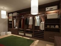 Классическая гардеробная комната из массива с подсветкой Красногорск