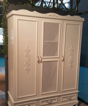 Распашные двери с декоративными накладками Красногорск